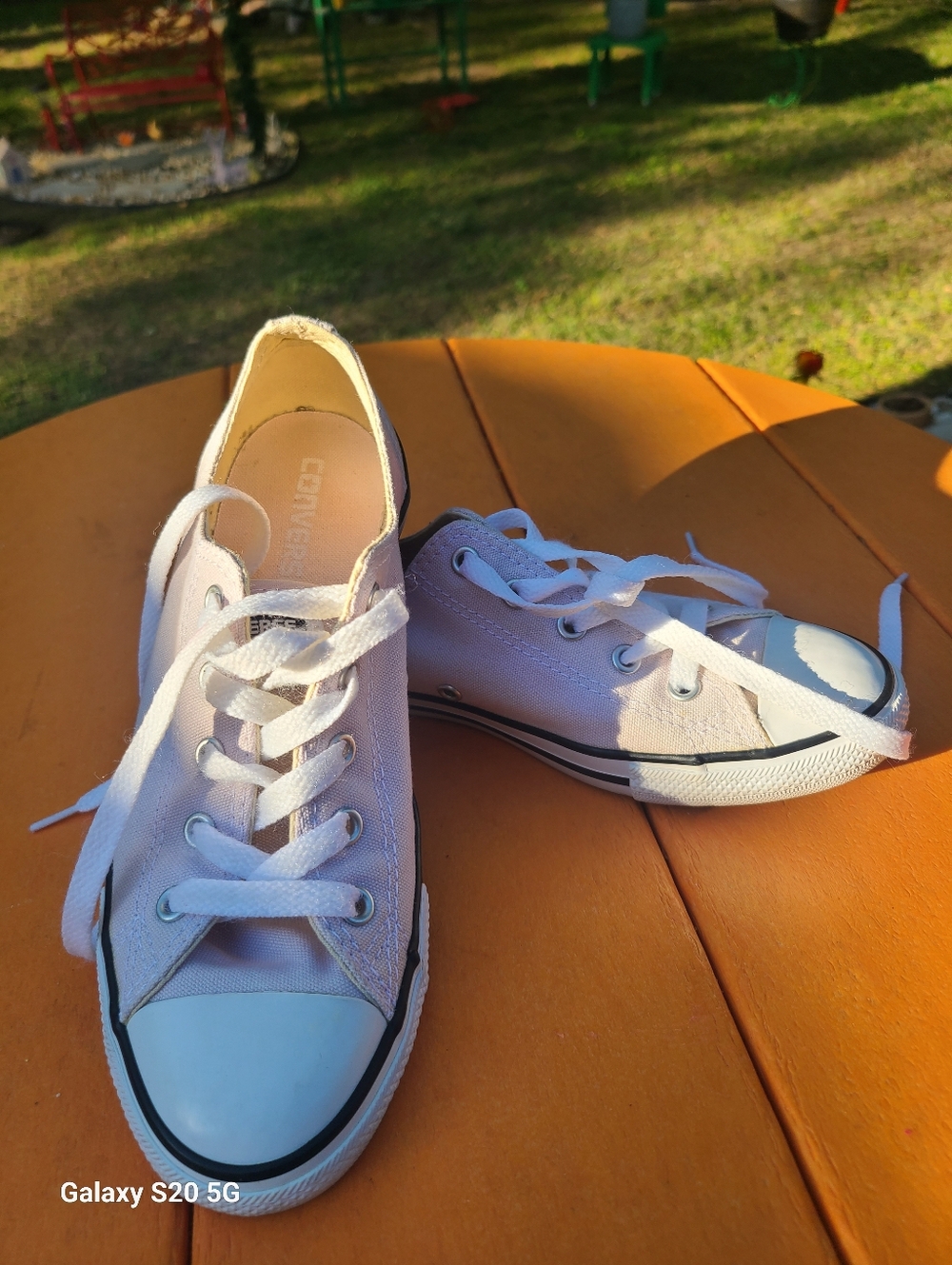 Converse Low Top Sneakers in Light Pink and White